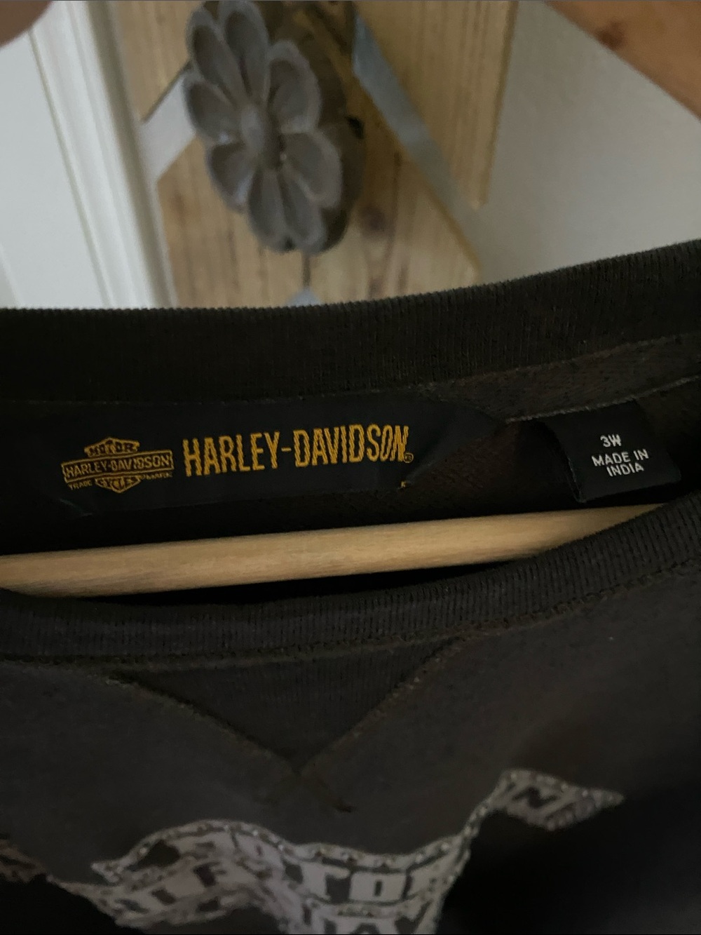 Harley-Davidson Studded Black Crewneck Sweatshirt with Gray Logo 28”ptp 28”L - Picture 4 of 5